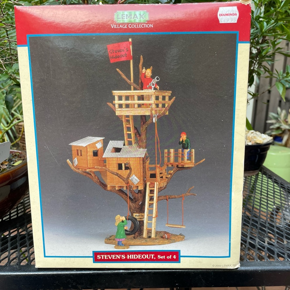 2000/Lemax Village Collection: Steven’s Hideout